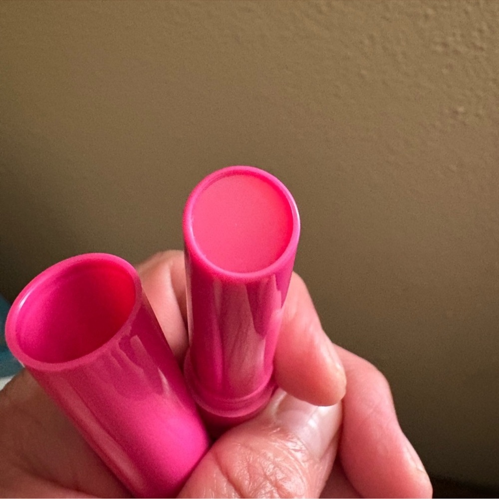 MAC Cosmetics SQUIRT PLUMPING GLOSS STICK in 13 AMPED Brand New Never Used. - Picture 10 of 13